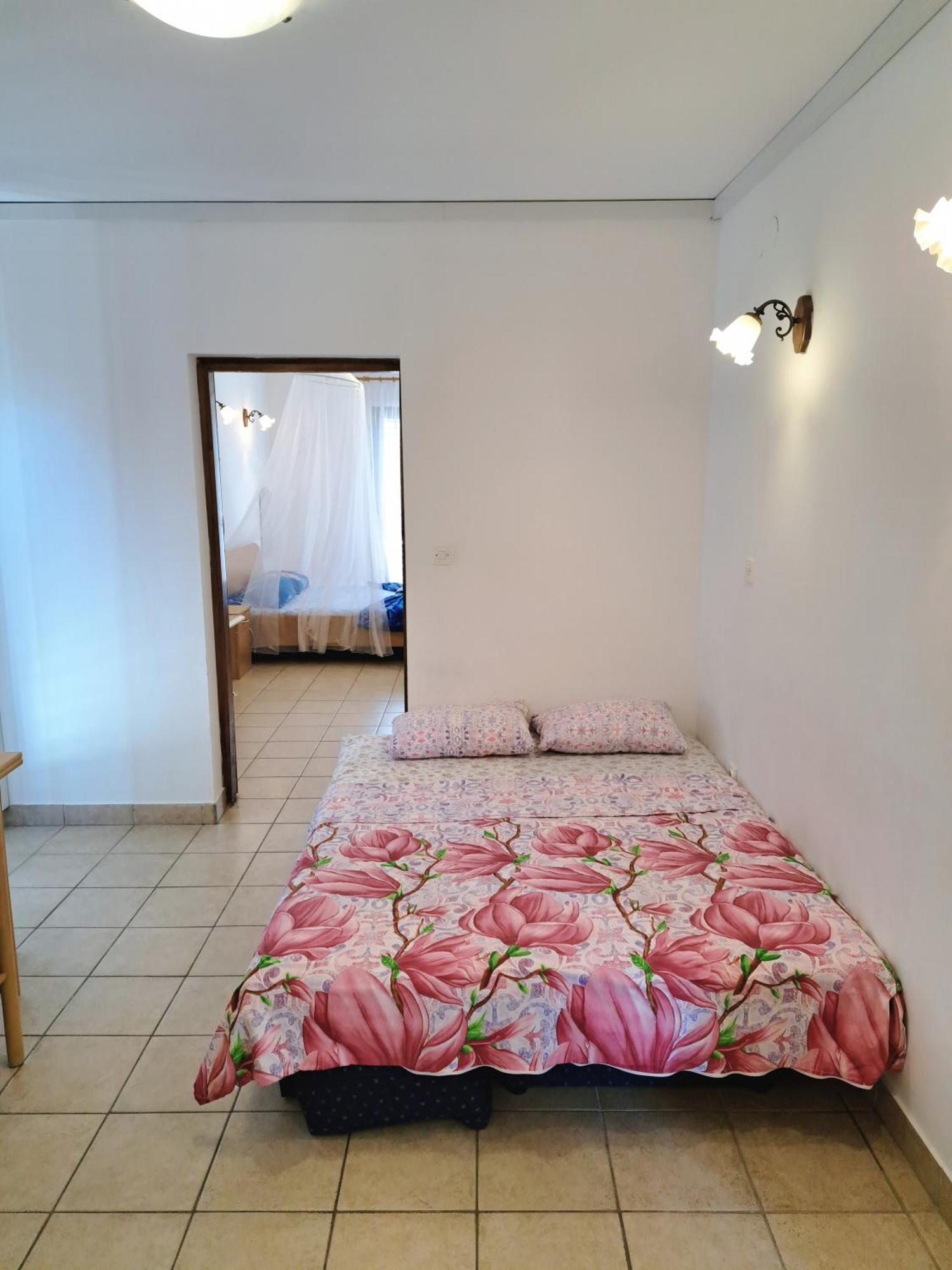 Apartments 1000 Flowers スタリー・グラード 部屋 写真
