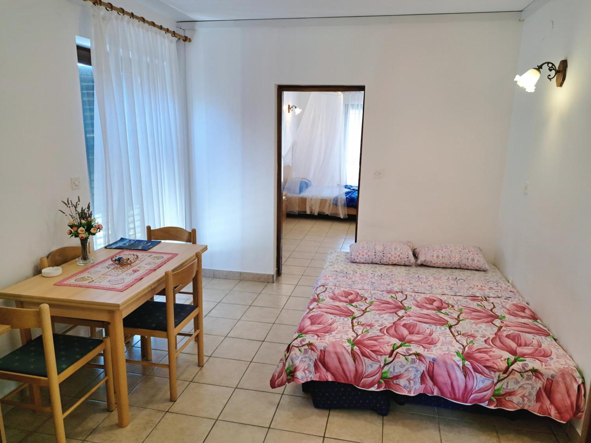 Apartments 1000 Flowers スタリー・グラード 部屋 写真